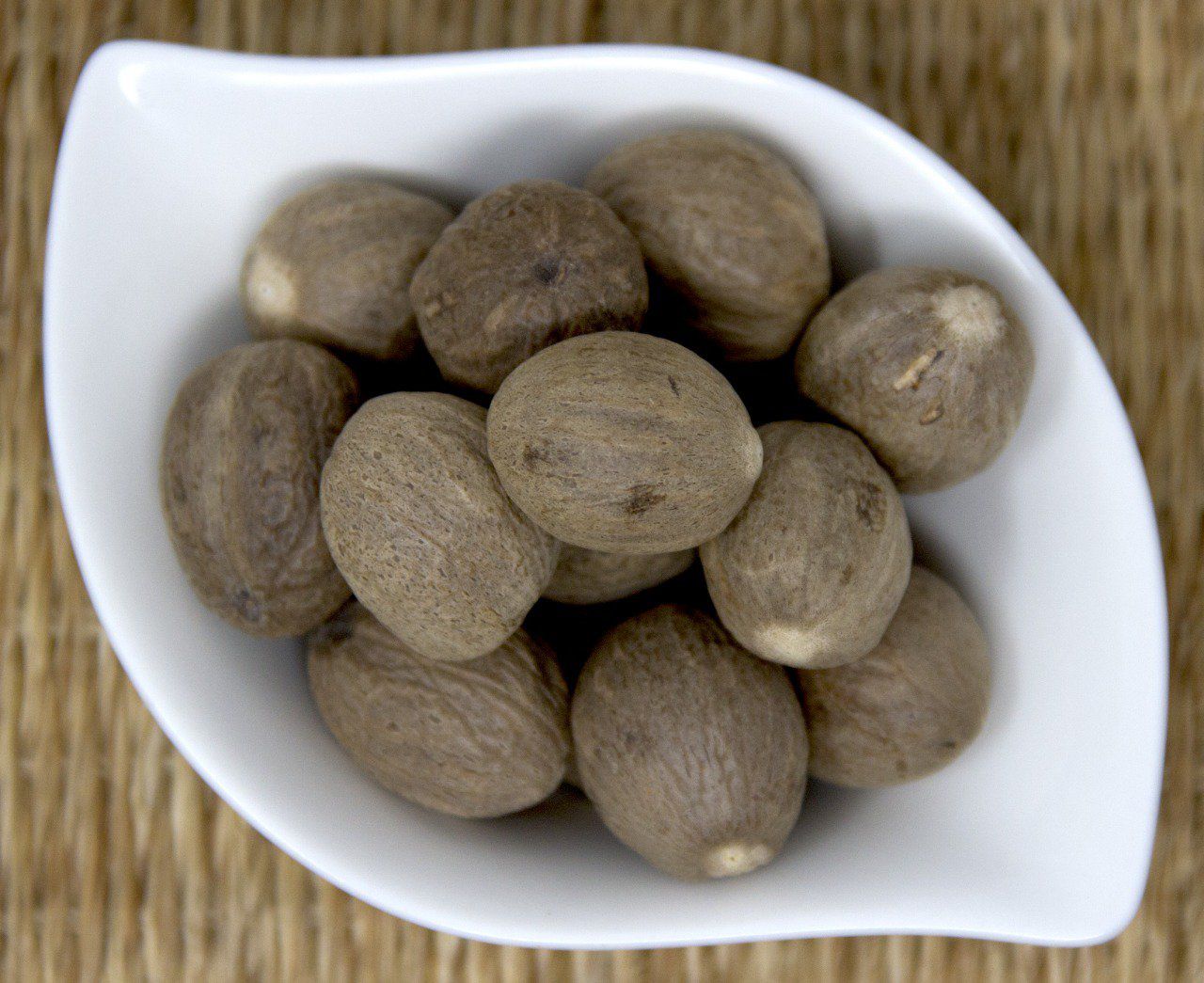 Noix de muscade moulue ou entière